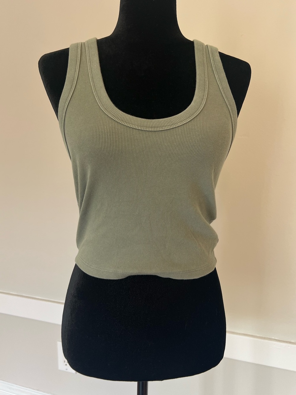 Abercrombie and Fitch A&F Essentials Olive Green Ribbed Scoop Tank Top Sz Medium